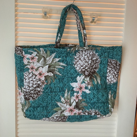 Margaritaville Handbags - Margaritaville Quilted Tote XL Blue